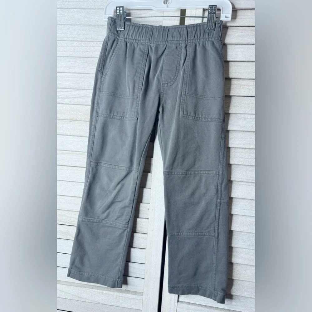 Tea Brand Gray Cargo Casual Pant. Great Condition. Size 4. Elastic Waist. Size 5